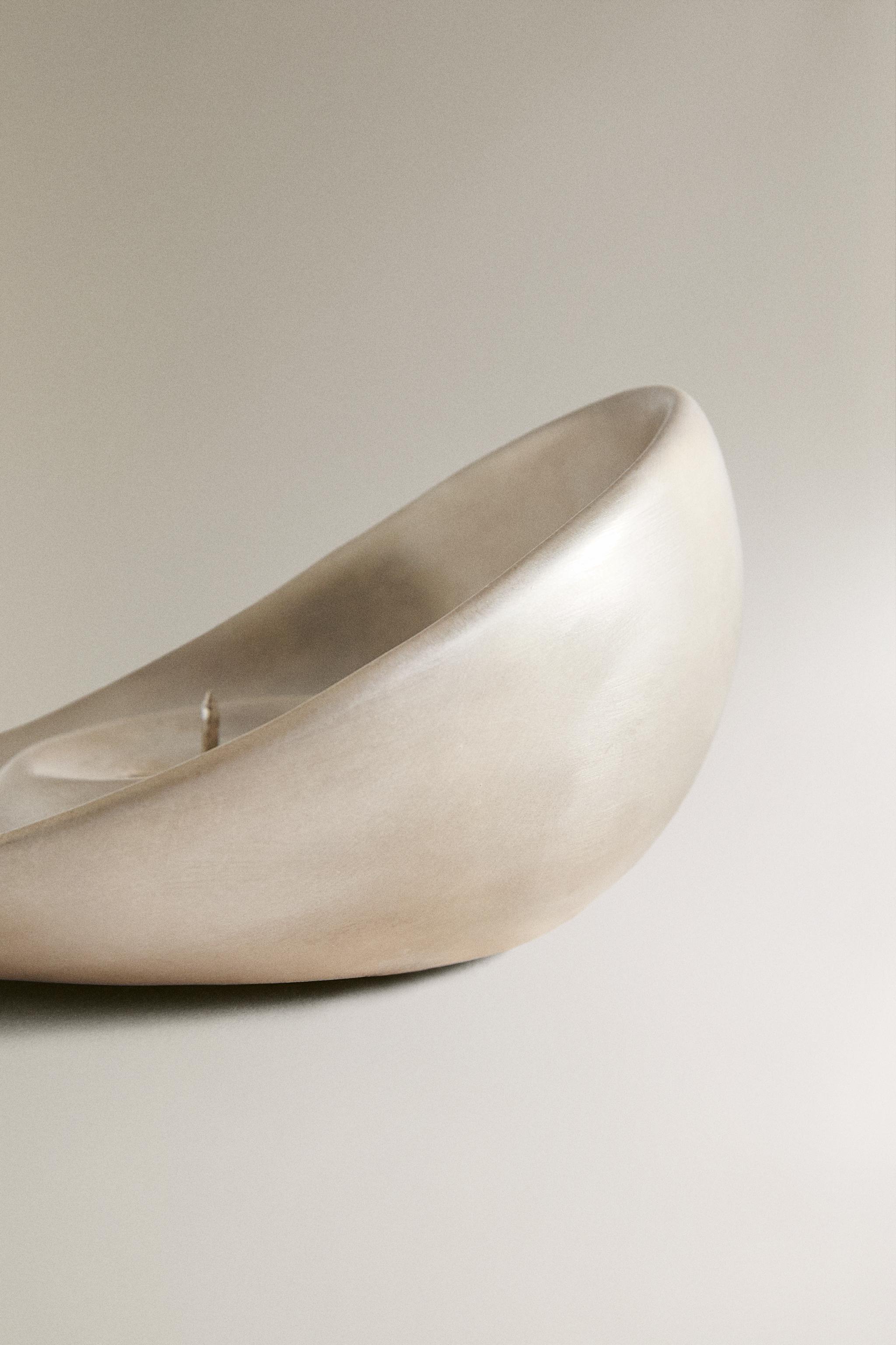 CHRISTMAS SILVER CERAMIC TEALIGHT HOLDER